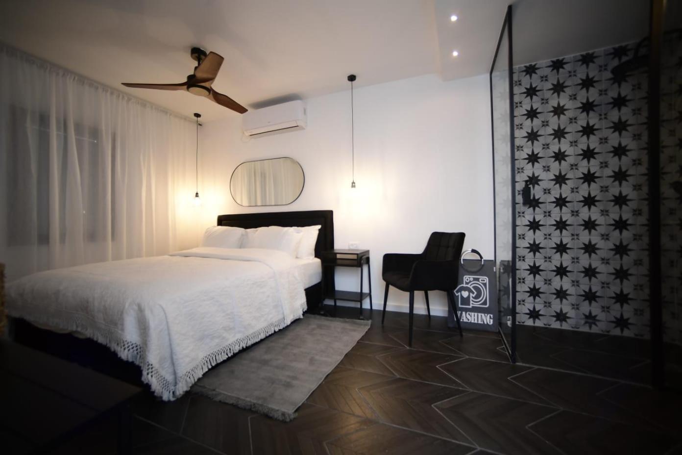 Z-32 Luxury Boutique Apartment 엘라트 외부 사진
