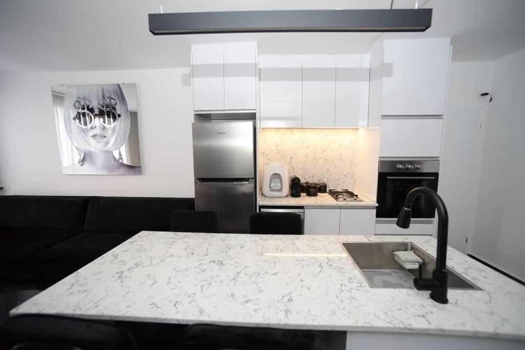 Z-32 Luxury Boutique Apartment 엘라트 외부 사진